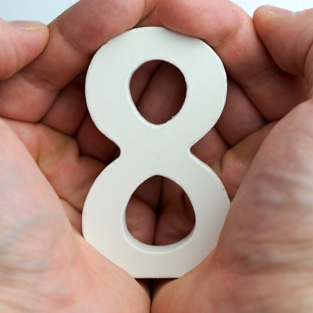 brown and white minimalist english course instagram post (18)